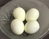 A picture of step 1 of Egg Pizza Stick.