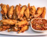 รูปขั้นตอนการทำที่ 16 ของ ปีกไก่ทอดเกลือ กรอบนอกนุ่มใน เครื่องปรุงน้อย อร่อยฟินมาก