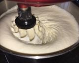 A picture of step 1 of Gènoise Strawberries & Cream.