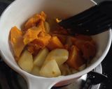 Foto langkah ke 3 dari resep Pumpkin Potato Soup.