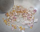 A picture of step 2 of Semolina upma.
