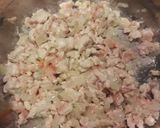 A picture of step 4 of Curry chicken spring rolls.