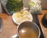 Foto del paso 1 de la receta: Crema de guisantes y espinacas