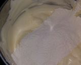 Foto langkah ke 3 dari resep 20. Steam Plain Cupcake.