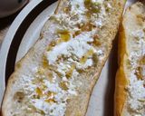 Hình bước làm 2 của món Bánh mì và bơ