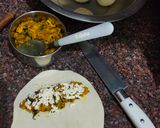 চীজি চিকেন ফ্রায়েড রোল (cheesy chicken fried bowl recipe in Bengali) রেসিপির ধাপ 3 ছবি