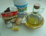 Foto del paso 1 de la receta: Coca de tomate y de harina con longanizas blancas