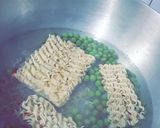 A picture of step 1 of Maggi Matar Masala🍜.