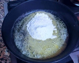 Foto del paso 3 de la receta: Arroz con roux de curry japonés, huevas y cocochas de calamar