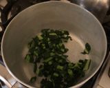 Foto del passaggio 1 della ricetta Risotto cavolo nero gamberi e Nduja