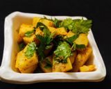 A picture of step 4 of Goan batata bhaji.