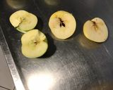 Une image de l'étape 1 de Compote de pommes, prunes,banane et vanille.