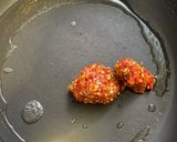 A picture of step 1 of Drunken-Style Stir-Fried Instant Noodles (Pad Kee Mao Mama).
