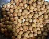 A picture of step 1 of Roasted Chana Bhel in 10 Minutes.