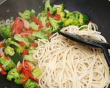 A picture of step 8 of Stir fry spaghetti special.