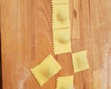 Foto del passaggio 3 della ricetta Ravioloni di magro burro e salvia