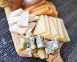 Foto del paso 4 de la receta: Tabla de quesos y fiambre
