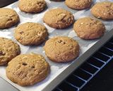 Foto langkah ke 6 dari resep Choco Almond Cookies.