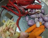 Foto langkah ke 1 dari resep Tenggiri Asem Pedas.