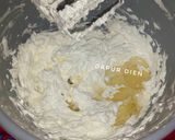 Foto langkah ke 3 dari resep Butter Cream (Lembut, Kokoh, Tidak ngendal dilidah).