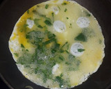 Foto del paso 2 de la receta: Fajitas de huevos a la mexicana
