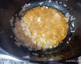 Foto del paso 3 de la receta: Arroz cremoso de sepia y langostinos