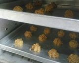 Foto langkah ke 6 dari resep Oatmeal Cookies.
