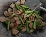 Foto langkah ke 4 dari resep Mie Goreng Baso.