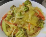 Foto del paso 8 de la receta: Plato de vegetales salteados cremosos con pasta🥦🌶️🧅🥕🍝
