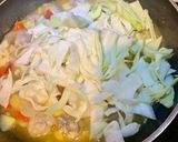 Gambar langkah 7 resipi Easy Fishball Soup Noodles.