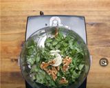 A picture of step 6 of Pesto chicken pasta.