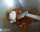 A picture of step 2 of Malai prawn.