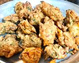 A picture of step 4 of Moong daal k Pakoray.