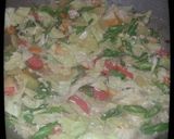Foto langkah ke 5 dari resep Sayur tumis sosis.