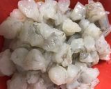 A picture of step 1 of Shrimp chowder.