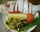 Hình bước làm 1 của món Cá điêu hồng nấu canh dưa cải chua