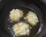 Foto langkah ke 5 dari resep Gamjajeon (Korean Potato Pancake).