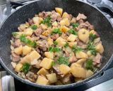 Une image de l'étape 14 de Sauté de porc aux pommes de terre, ananas et trévise.