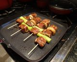 [日式料理] 日式黑椒牛柳串燒（附簡易黑椒醬作法）的食譜步驟5照片