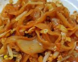 Foto langkah ke 4 dari resep Kuetiaw goreng.
