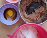 Foto del paso 1 de la receta: Galletas craqueladas de chocolate con aceite y cacao