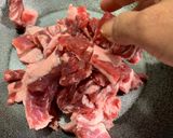 伊比利豬肩肉炒洋蔥的食譜步驟1照片