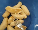 Foto langkah ke 1 dari resep Bolu pisang panggang tanpa mixer.