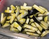 Une image de l'étape 4 de Frites d'aubergines au four aux herbes de Provence et épices.