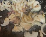 Foto langkah ke 2 dari resep Tumis Daging Sayur Lada Hitam.