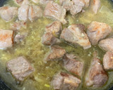 Foto del paso 2 de la receta: Cerdo al ajillo!