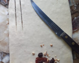 Foto del paso 4 de la receta: Pan "ovillo de lana" relleno con membrillo, pasas de uva y maní💜
