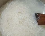 Foto langkah ke 1 dari resep Bihun Goreng ala Solaria.