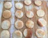 Foto del paso 2 de la receta: Canapés fáciles de salmón con base de hojaldre