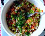Foto del paso 3 de la receta: Cola de jurel blanco de roca con salteado de chimichurri